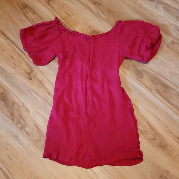 🔹️NWT Urban Outfitters Raspberry Off Shoulder Ruched Front Dress Size 0 - Picture 2 of 11